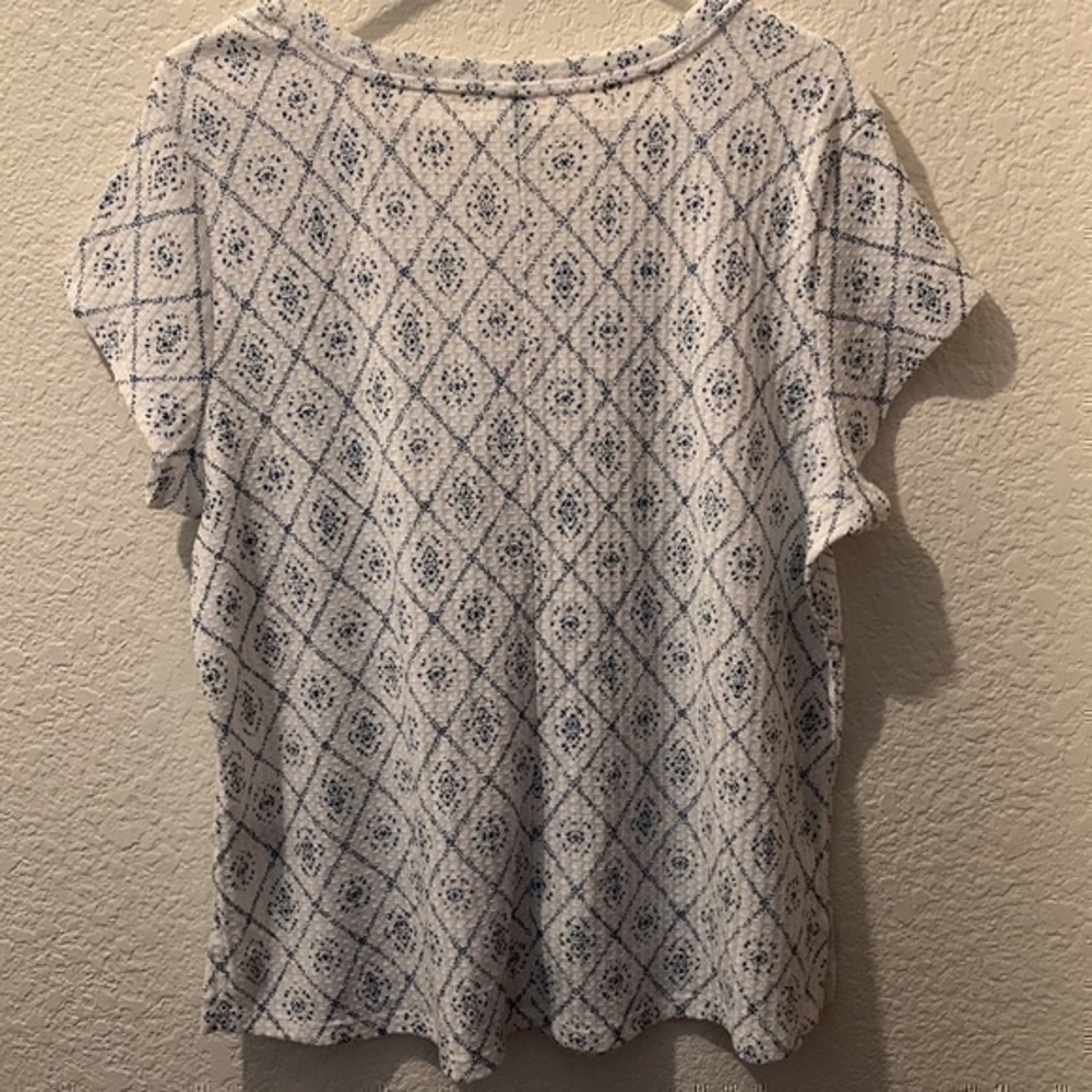 Aventura blouse hook & eye detail at top size XL - Picture 8 of 8